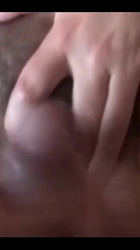Aku lagi asik ngocok kontol cewek latina 58 tahun saat dia lagi istirahat, aku fingering memeknya ke seluruh tubuh aduhainya sambil coli, dia bangun dengan semangat