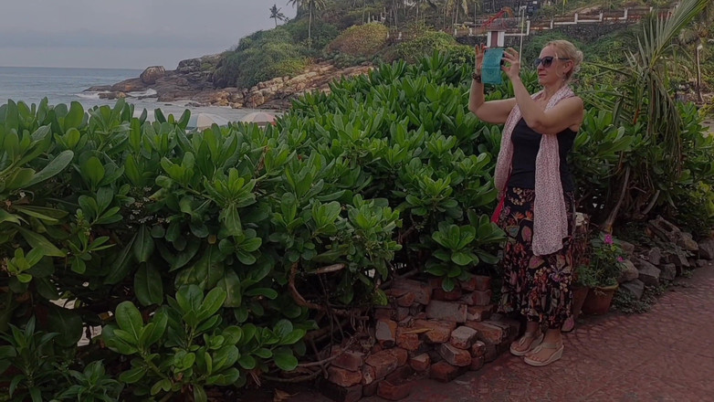 Selena701: Amatör Sarışın Olgun Eş Seksin Tadını Çıkarıyor