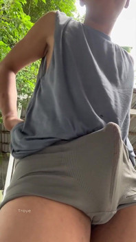 口を開けて、バージンアジアの少年のチンポに