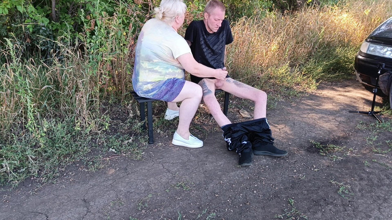Zona901: En granne suger min kuk i en offentlig park på...