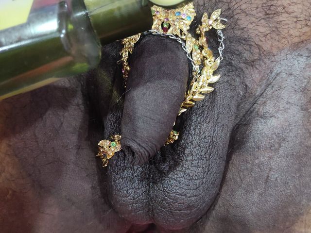Hot Bhabhi Ji Oil Massage to Her Boyfriend with Full Romantic Mood (Lovely couple1)