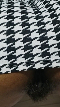 操我毛茸茸的阴户并在我的嘴里射精