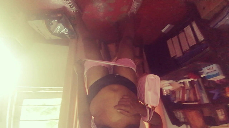 Tina Baby: 계부의 자지에 부끄러움이 없는 의붓딸