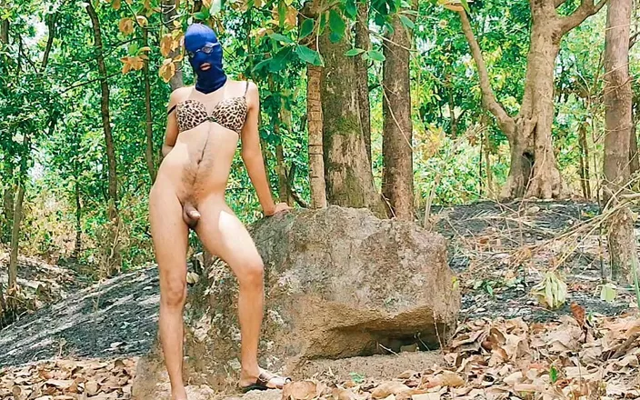Tani: Tani Want Footballer Dick