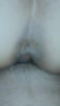 V noci jsem chodil do pokoje své starší nevlastní sestry a měl s ní sex.