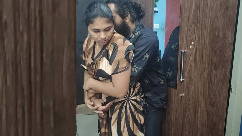 Vaigavarun45: Mallu trivandrum coppia blocco dei labbra caldo romanticismo con cazzo