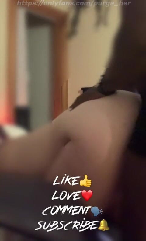 Purge_her: Ngentot cewek ini enak banget saat pacarnya lagi di kantor