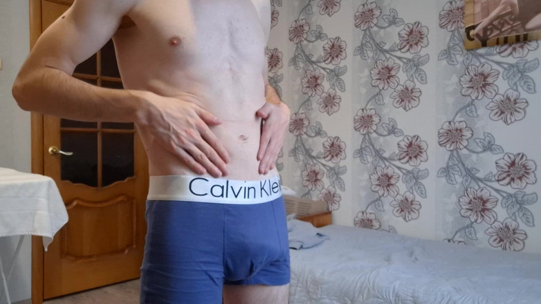 AlexRusFun: Chudy facet pokazuje swojego penisa i dziurę w dupie