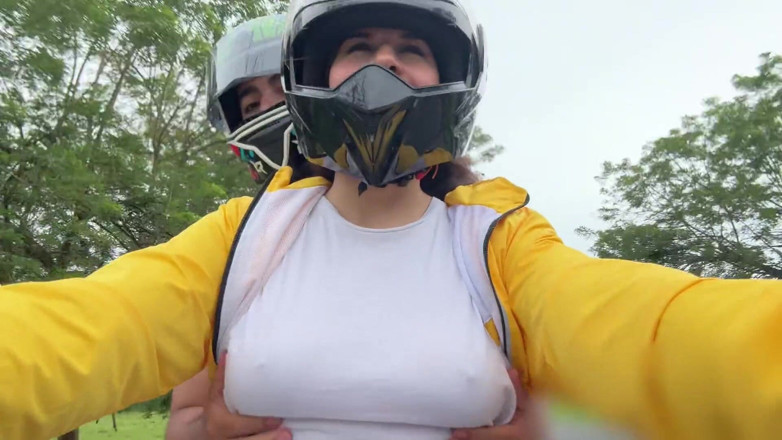 Sweetfantasy131: Picking up a Customer Without a Bra!