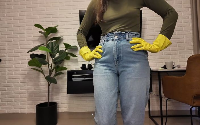 Nipple Stock: あなたの部屋はなんて散らかってるの?お仕置きいたします