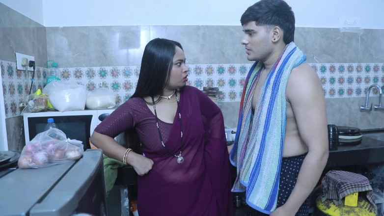 Abu: Pizda indiencei Desi Bhabhi a fost scursă de apă de...
