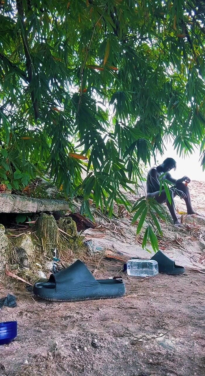 Black shooterr: Pod drzewem .. na drodze Uprawianie seksu