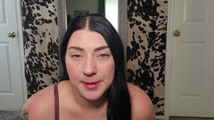 Julia Ryan: Sugând minusculă ca o mentă