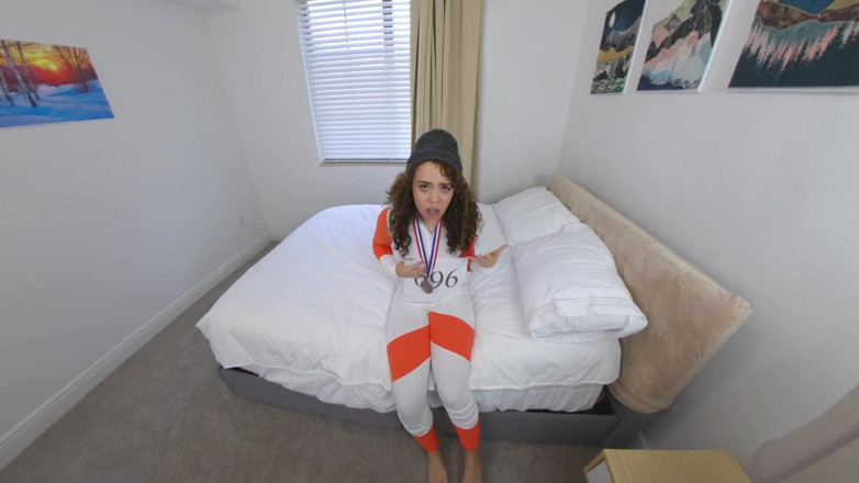 Taboo vr porn: Stepdaughter wants stepdaddy to relax her