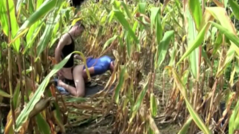 Crunch Boy: Flat boy fucked by twink in exhib outdoor