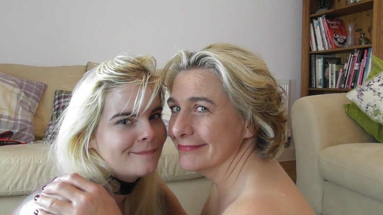Camilla Creampie Girls: Camilla și Ramona pe covor