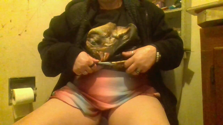 krazykristin: Private Shh Pussy and Ass Hot Vibe