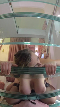 Duży naturalny titted Kathy Deep Zabawy