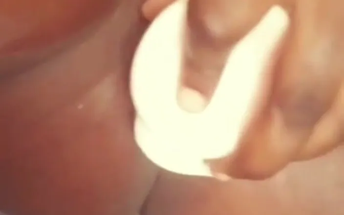 Juicy fat pussy: Ebony Solo Masturbation Go Viral