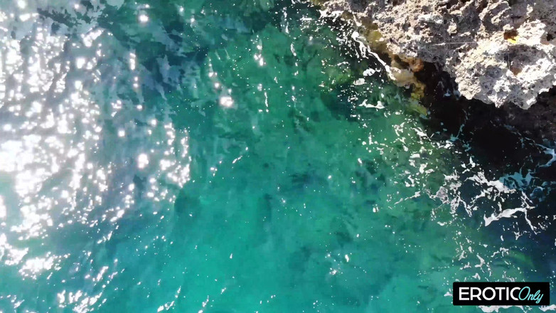 MILFFreaksX: Sex spontan, MILF flămândă pe marginea drumului oferă totul