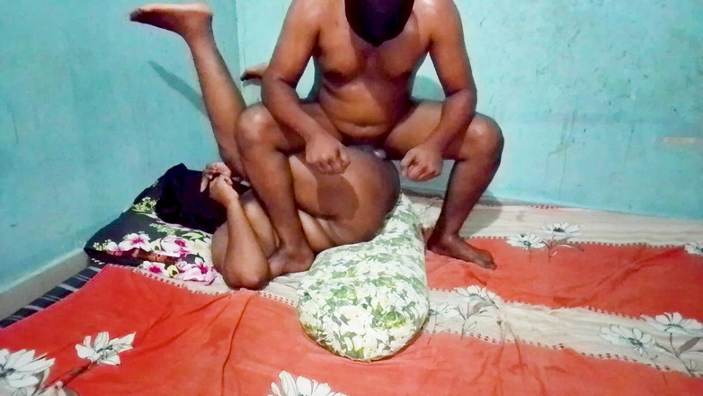 Hoktoml99: Teman lelaki desi dengan teman wanitanya di kampung di rumahnya,...