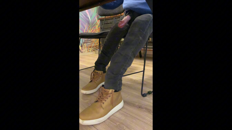 cd_aysemmm: Pizza-lieferbote, fetter schwanz (motorradlieferung)