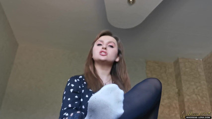 Goddess Lena: Rotz und socken