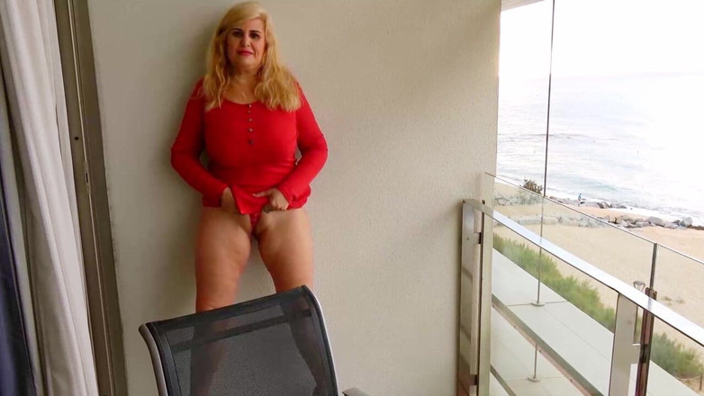 Musa Libertina: Sexy východ slunce na balkóně hotelu