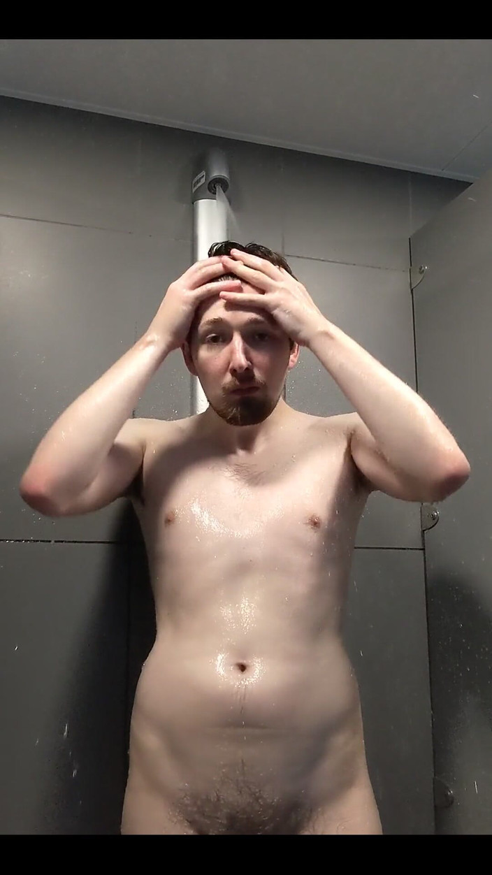 Bob Steel: Fa la doccia dopo un allenamento