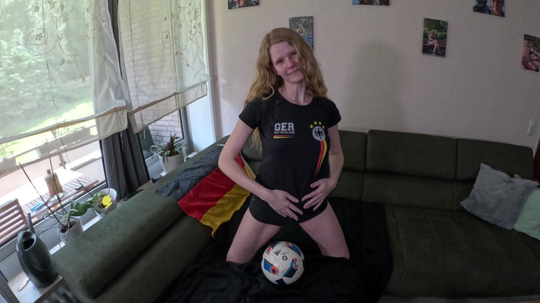 Bikergirl_97: Teen Squiret Sama Pro Tým!