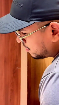 Nevlastní syn přistihne macechu při podvádění, připojí se k trojce naplněné mrdkou