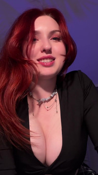 In der Ich-Perspektive. Big Red Bits virtueller Sex – Masturbiere zu meinen Titten