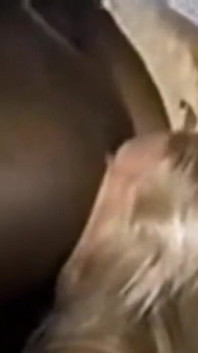 Dipendenza da bbc - video porno amatoriale e fatto in casa al 100%. Milf dipendenti dal bbc e dal botto interrazziale.
