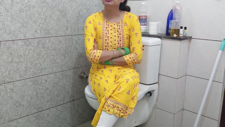 Saarabhabhi6: Indian Hot Step Mother Fucked Step Son Dirty in Washroom...