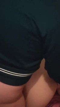 她只说了几个吻，但我最终成了她！！女学生害羞但喜欢