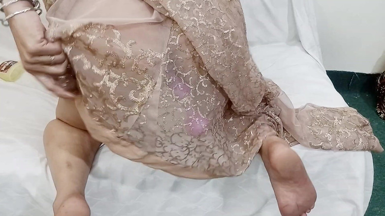 Netu: 딜도로 불을 식히는 무슬림 마누라