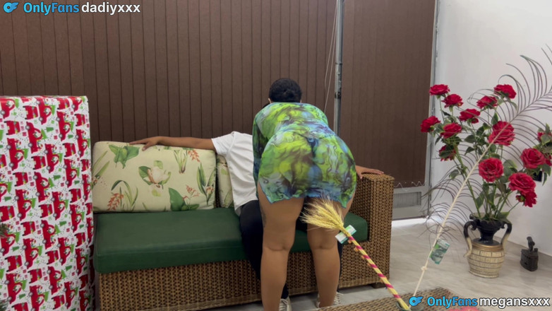 MeGanSxx: Prostituta colombiana chupa meu pau