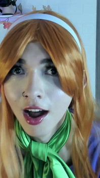 Cosplay Puv Daphne Burp Challenge with Scooby Taser