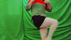 Kitty_Cross: Очаровательный сисси завертывается в искрометном платье в стиле принцессы