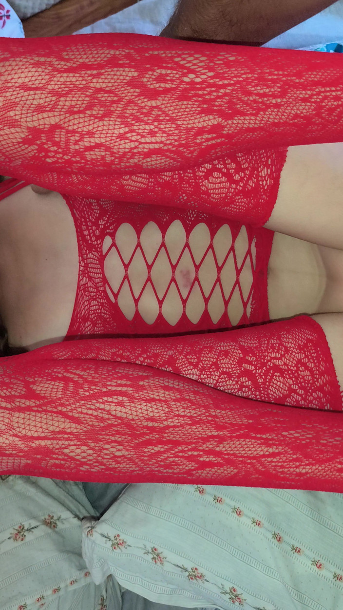 Blondasexy00: Stepbrother Penetrates My Tight Pussy with His Tip and Teases...