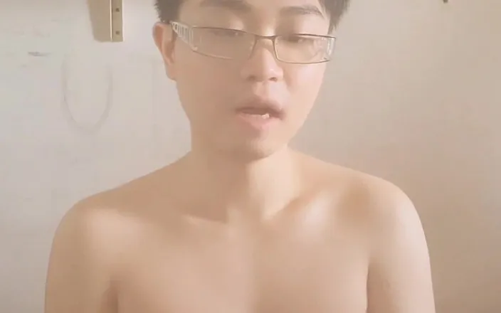 Nakedwill: Love your body