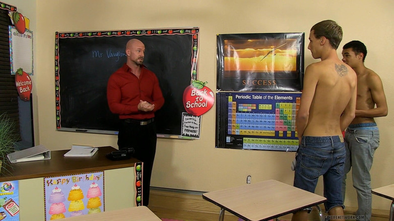 Teach Twinks: Mitch nachytá své býčí studenty