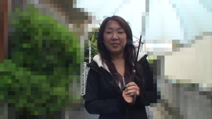 Asian Mature Climax: O tipă dulce asiatică își fute pizda păroasă și umedă