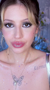 Labbra fetish glitterate gloss stuzzica con le mie labbra paffute