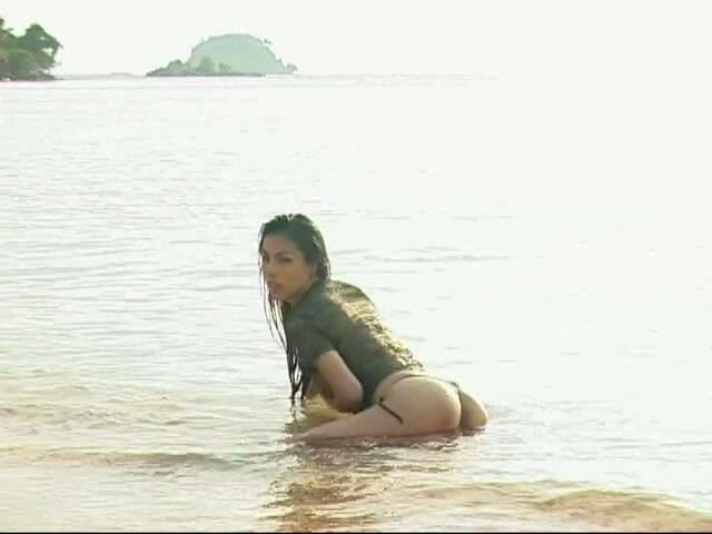 Asian Cuntz: Awek asia cantik bergambar di pantai