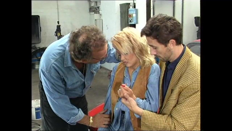 Deutschland porn: Loira com tesão milf ficou atordoada enquanto seu marido a...