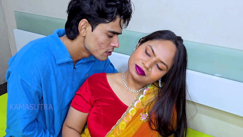 Kamasutra61: Une bhabhi indienne sexy se fait baiser par son vieux...