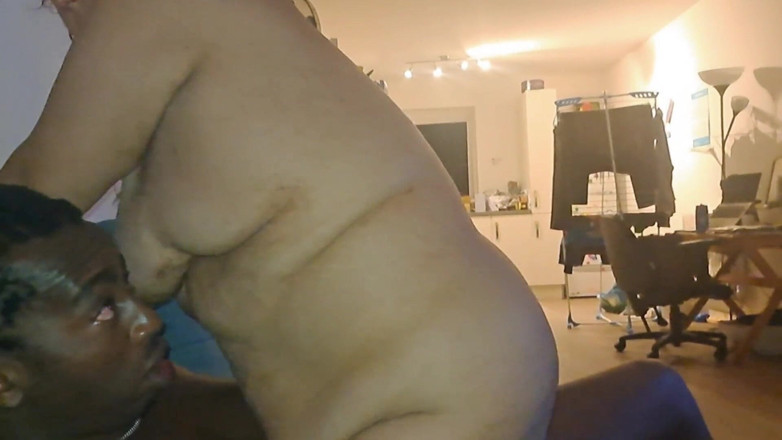 Real homemade BBW BBC porn: Скачка на большом черном члене и стоны с кричащей оргазмом