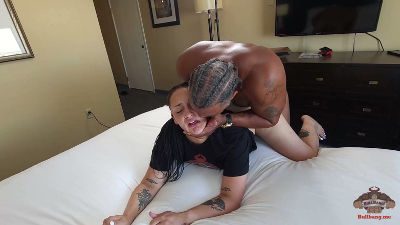 Bull Bang Gang Official: Lightskin sötnos slog i Vegas