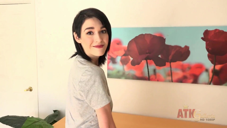 ATKIngdom Fans: Chatten mit Ivy Aura